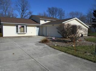 16435 Walnut Creek Dr, Strongsville, OH