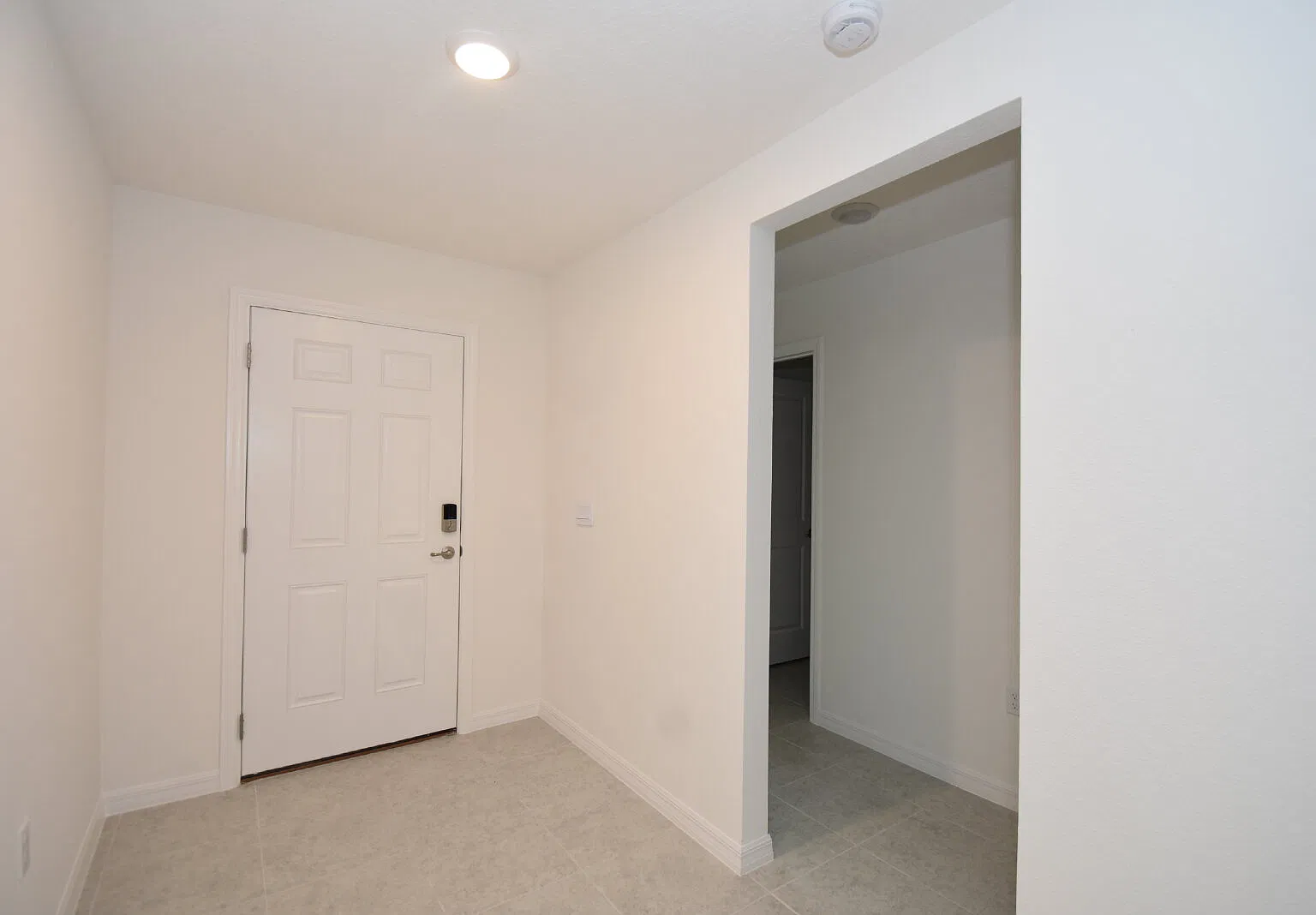4 bed, 2.0 bath, 1876 sqft, $2,200 — Photo 4