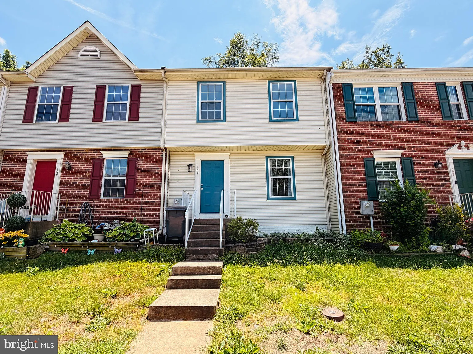 3 bed, 2.5 bath, 1320 sqft, $2,500 — Photo 2