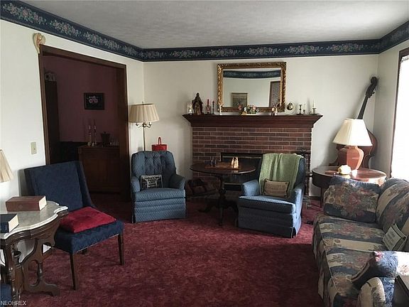 3rd image of 257 Ashland Ave