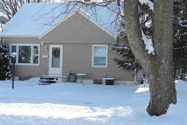 1st image of 1134 Blaine Ave