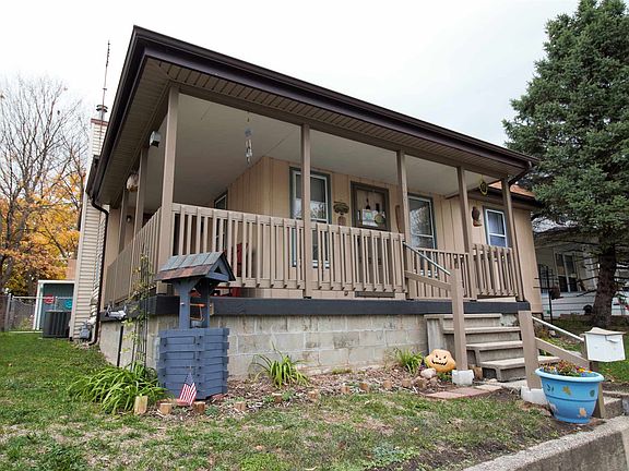 2nd image of 521 Dowling St