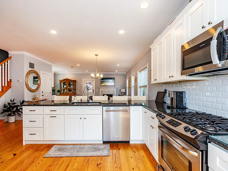 19 Eustis Ave — Photo 6