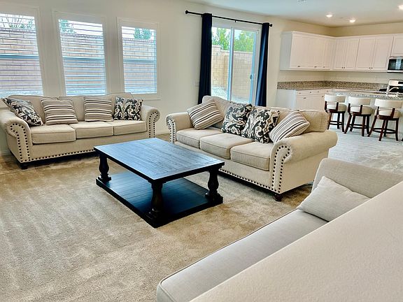 4th image of 2837 E Murdock Ln