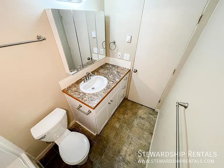500 Monroe St #4 — Photo 10