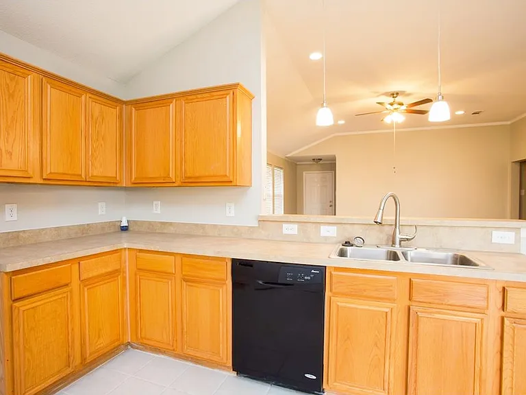 1006 Port Aransas Dr — Photo 5
