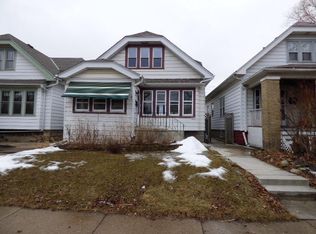 2052 S 69th St, West Allis, WI 53219