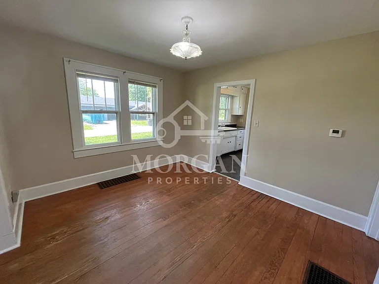 1253 S Pendleton Ave — Photo 3