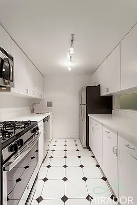 Rented by Mirador Real Estate | media 8