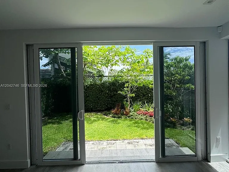 2947 SW 27th Ter #0 — Photo 18