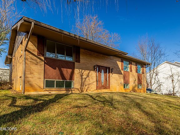 4th image of 10509 Blakewood Dr