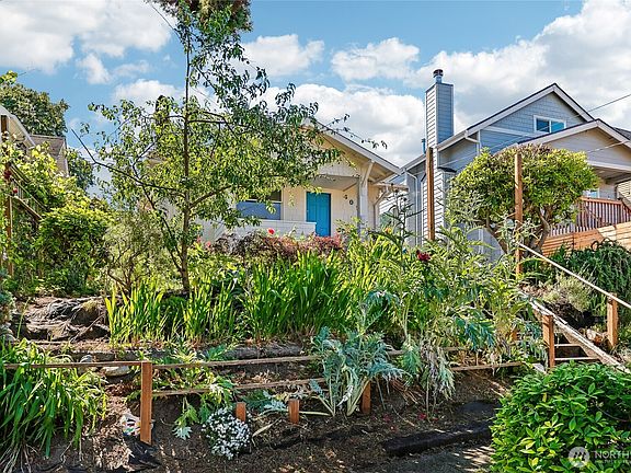 3rd image of 4055 Latona Avenue NE