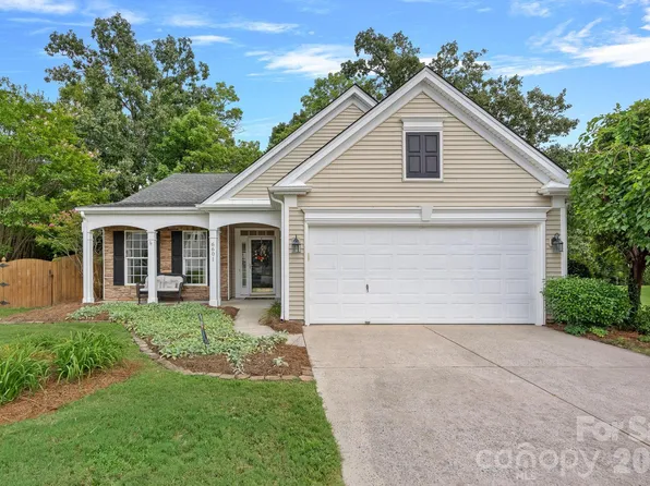 6601 Warbler Wood Ct, Charlotte, NC 28269