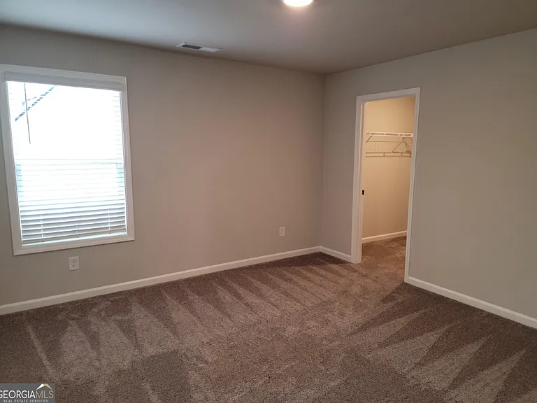 275 Southridge — Photo 32