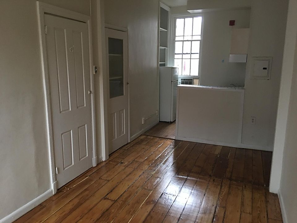 1st image of 1434 Lombard St APT 2F