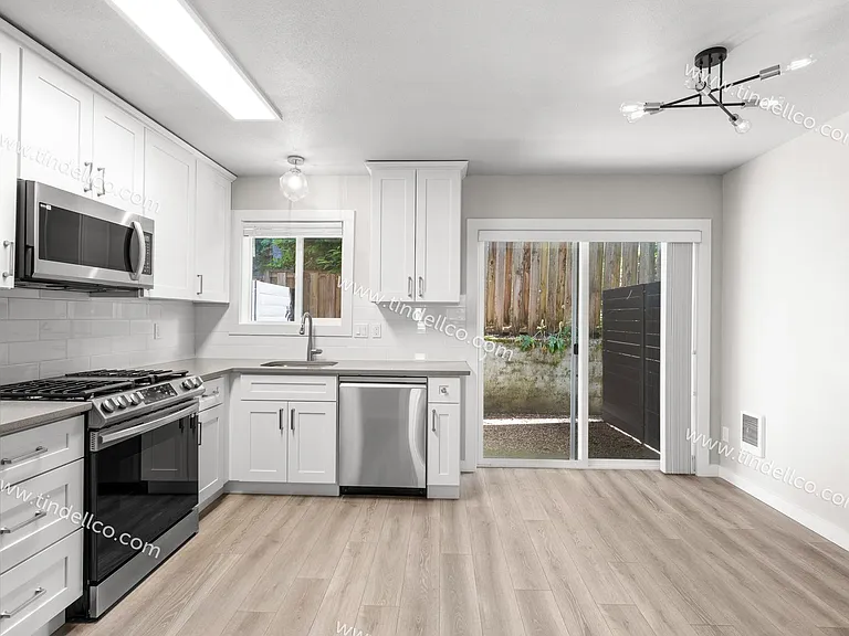 8019 SW 35th Ave — Photo 6