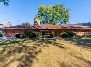 3126 N 105th St, Wauwatosa, WI 53222