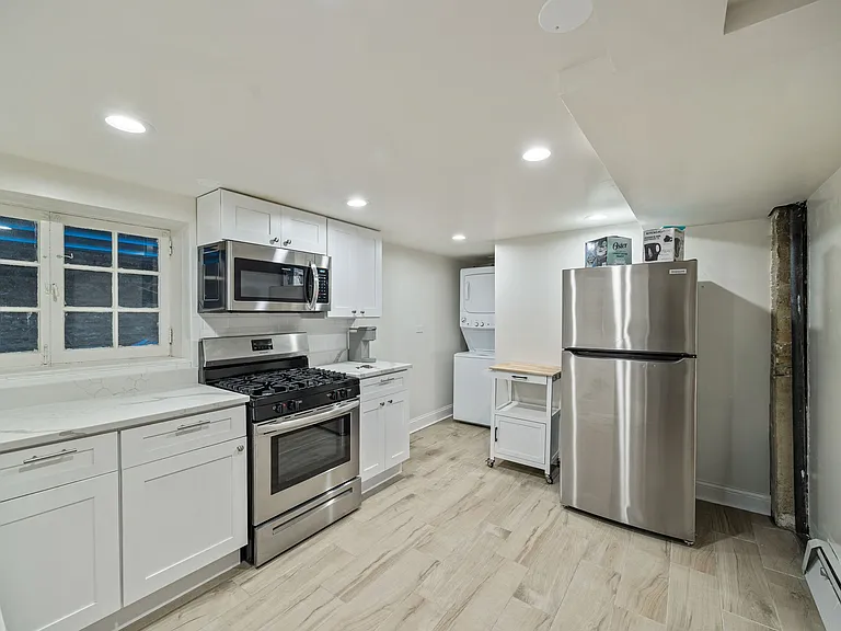 2146 Maple Ave #1 — Photo 4