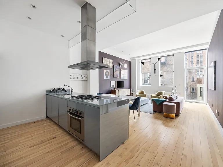 420 W 25th St #4F — Photo 1