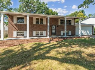 20 Carpenter Dr, Saint Peters, MO 63376