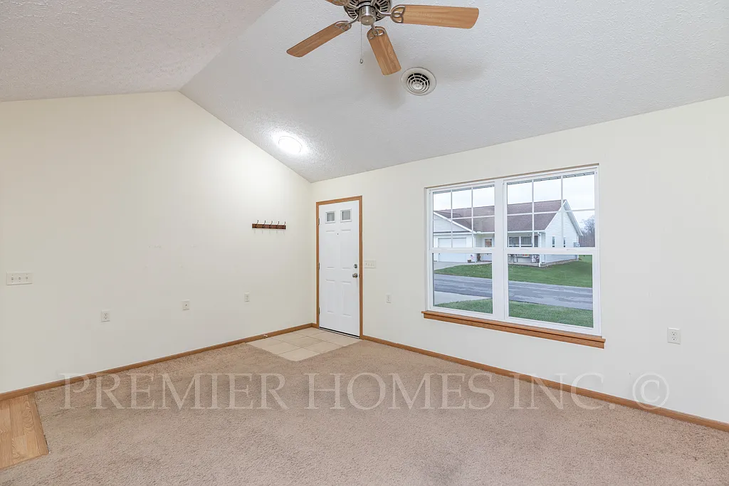 2 bed, 850 sqft, $1,295 — Photo 3