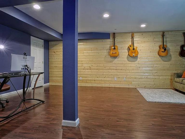 7462 E Lowry Blvd — Photo 11