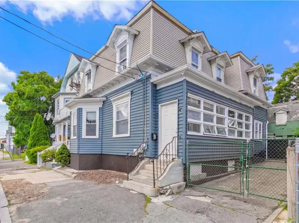 197 Althea St, Providence, RI 02909