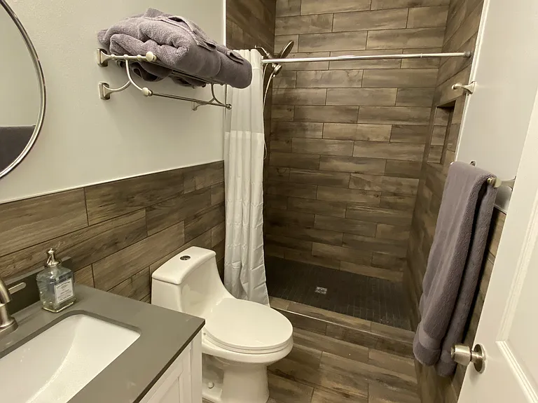 1535 W Poplar St #1A — Photo 8