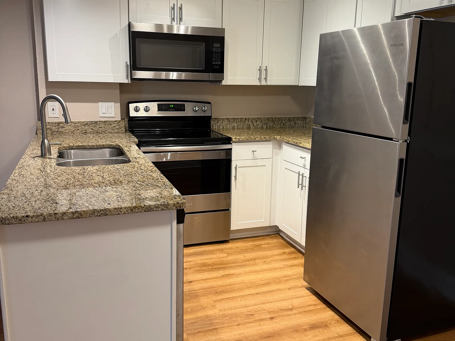 100 Fairway Park Blvd — Photo 2
