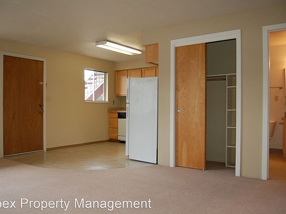 5th image of 1034 24th St #1034