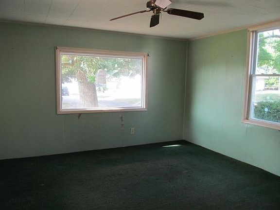 3rd image of 610 W Jefferson St