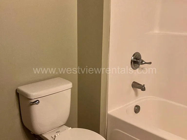 200 E Maple St — Photo 365