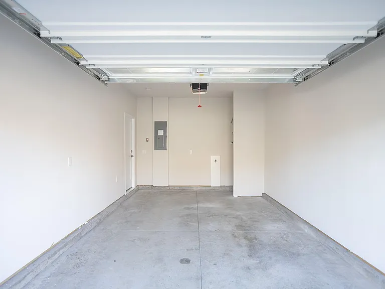 2031 Sperling Dr — Photo 37