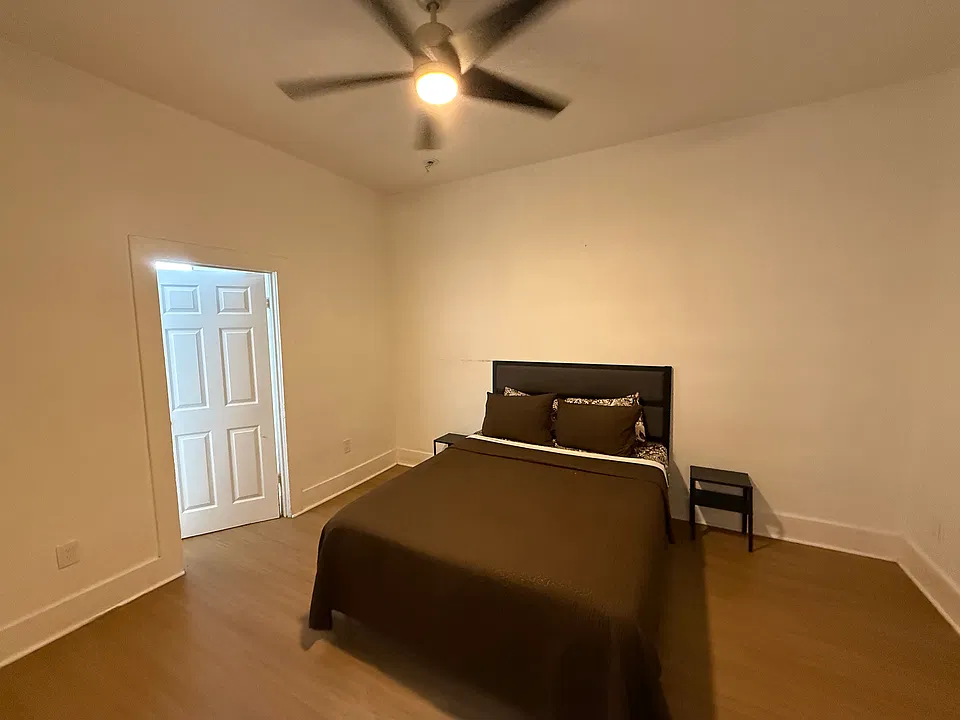 304 E 4th St #304A