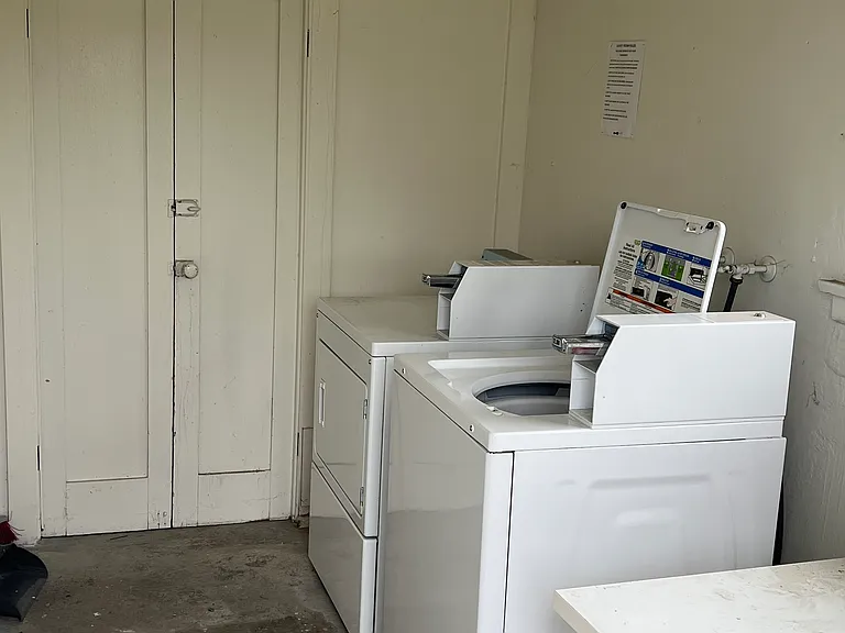 1711 W Alameda Ave #C — Photo 17