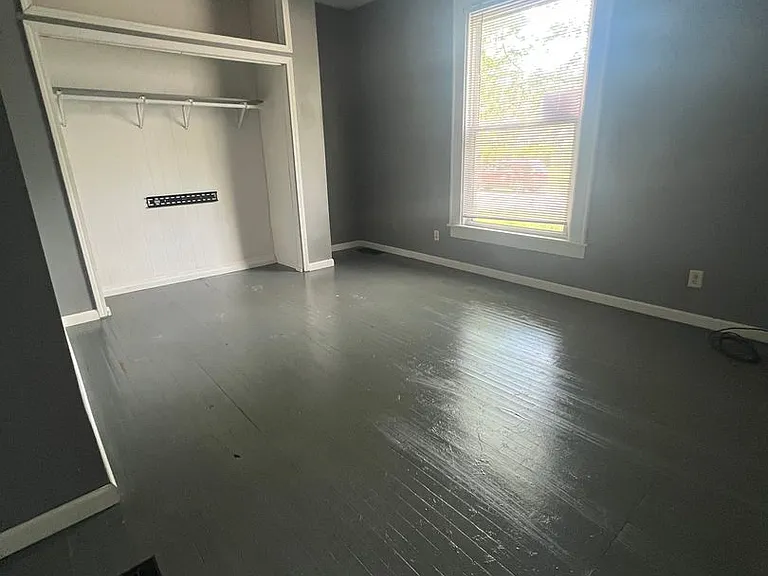 520 N Alameda Ave — Photo 3