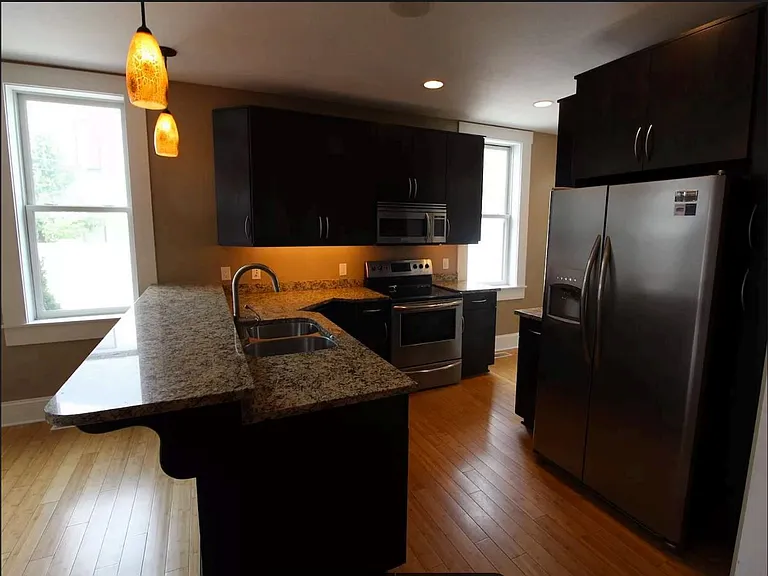 636 S Pearl St — Photo 6