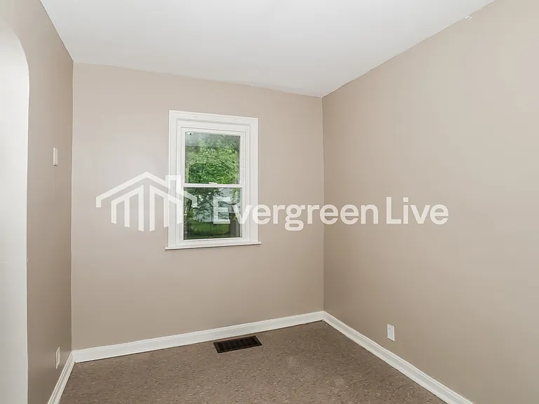 6923 Gloria Dr — Photo 5