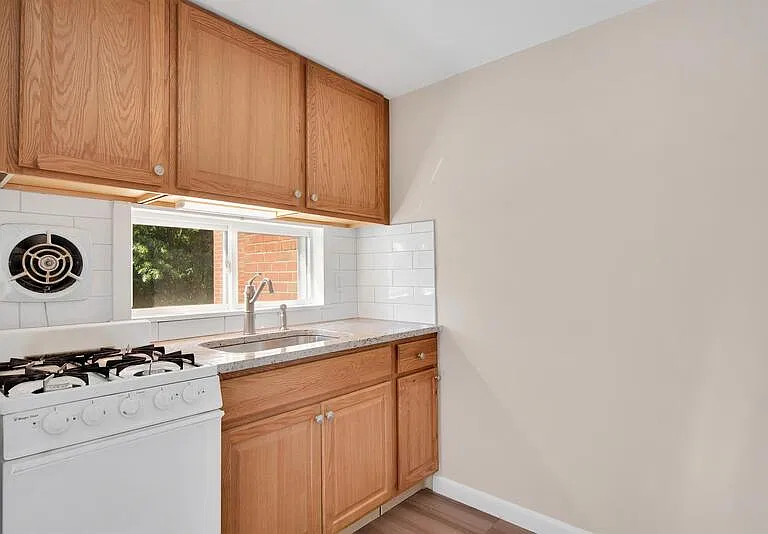 353 Main St #206 — Photo 5