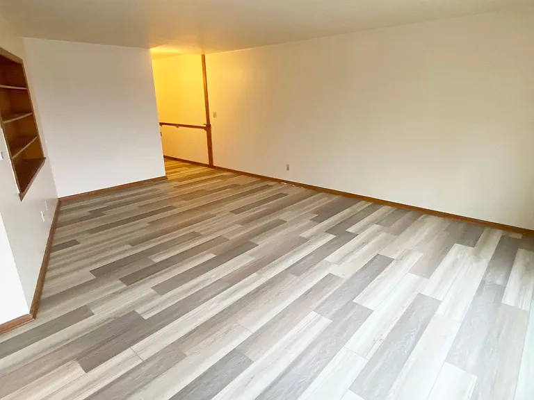 914 Grand Ave — Photo 3