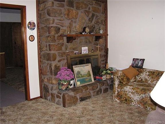 Living room view 2 - cozy fireplace!