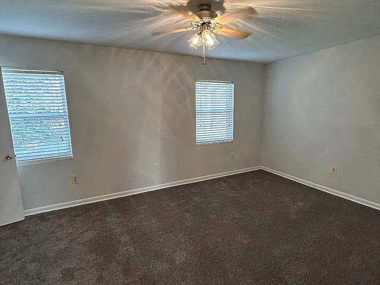 Longview — Photo 209