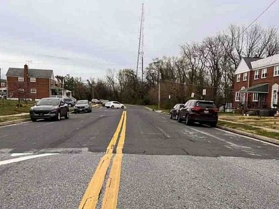 Exterior Neighborhood (street photo)