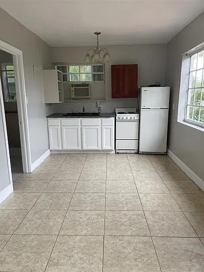 604 SW 2nd Ave #1 — Photo 8