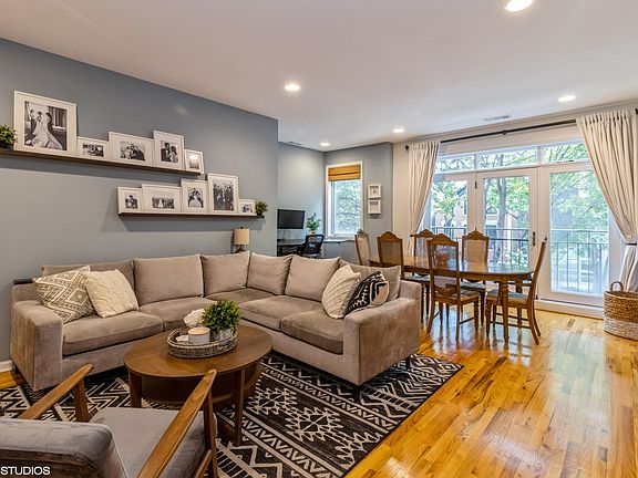5th image of 942 N Wolcott Ave #2