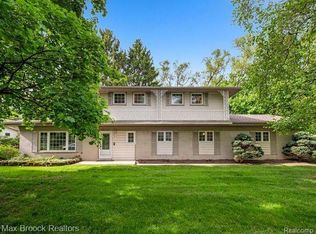 32770 Ardwick Rd, Farmington Hills, MI 48334