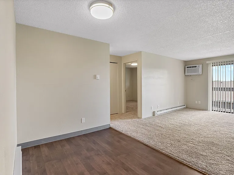 2x1 - Living & Dining Area