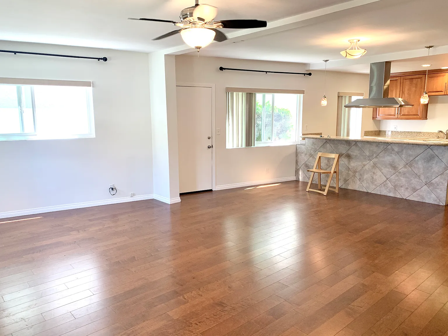 18210 Kingsdale Ave — Photo 2