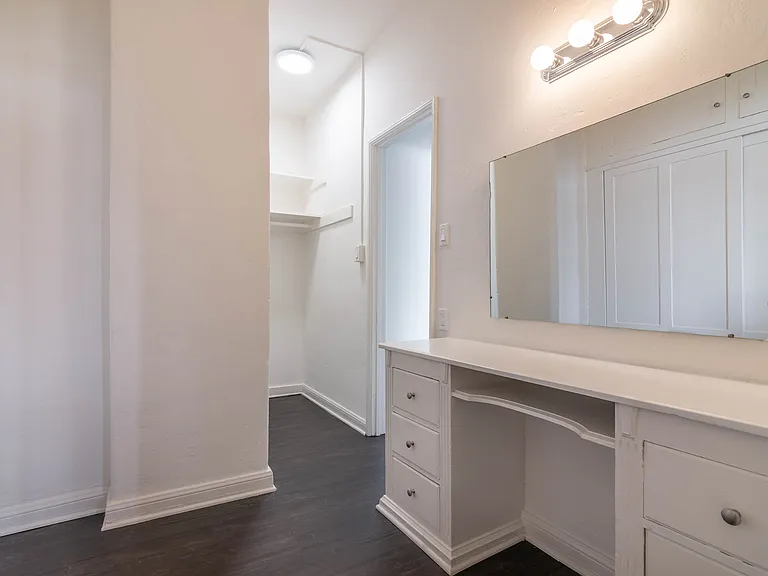 Linda Vista Apartments — Photo 48