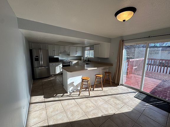 large kitchen / dining room